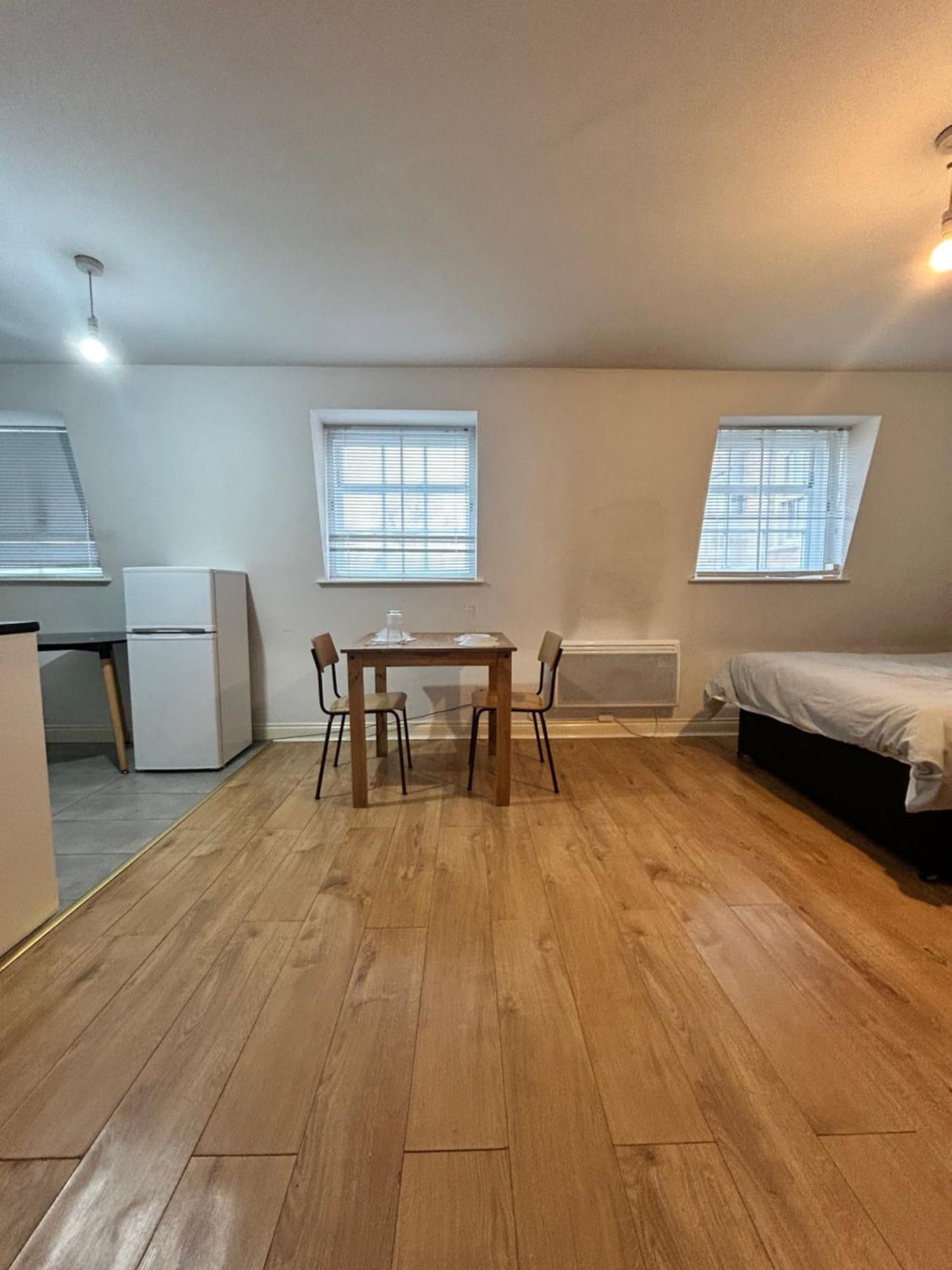 Leicester Studio At City Centre With Free Parking Exterior photo